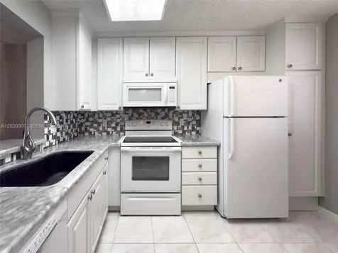 7145 Huntington Lane Delray Beach FL 33446