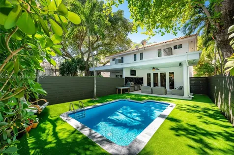 3167 Mary Street Miami FL 33133