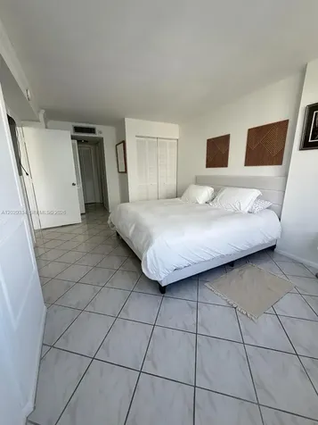6039 Collins Avenue Miami Beach FL 33140