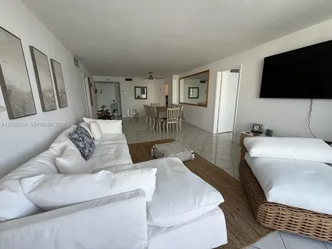 6039 Collins Avenue Miami Beach FL 33140