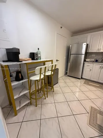 6039 Collins Avenue Miami Beach FL 33140