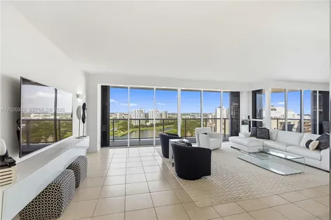 20281 E Country Club Drive Aventura FL 33180