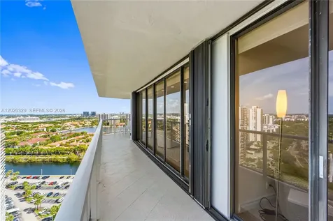 20281 E Country Club Drive Aventura FL 33180