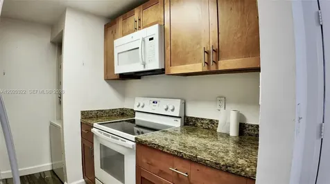 2138 SW 6th Street Miami FL 33135