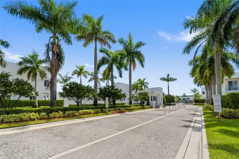 10265 NW 72nd Terrace Doral FL 33178