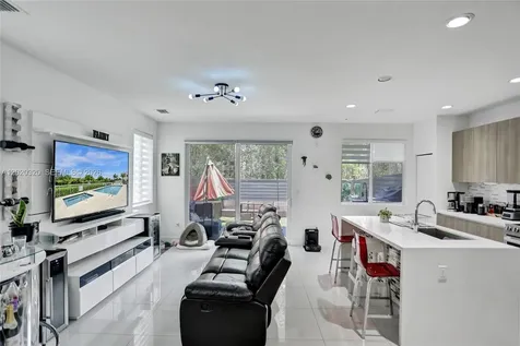 10265 NW 72nd Terrace Doral FL 33178
