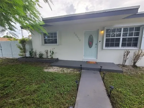 20520 NE 15th Avenue Miami FL 33179