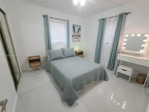 20520 NE 15th Avenue Miami FL 33179