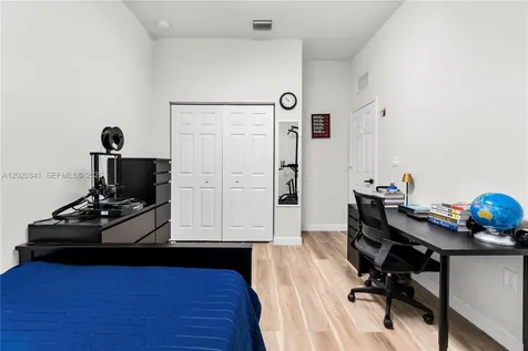 17064 SW 90th Way Miami FL 33196