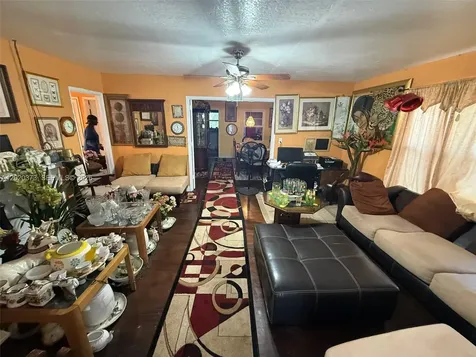 688 SW 7th Terrace Dania Beach FL 33004