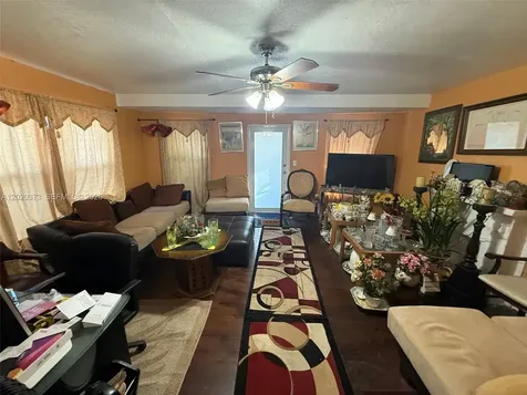 688 SW 7th Terrace Dania Beach FL 33004