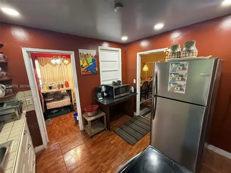 688 SW 7th Terrace Dania Beach FL 33004