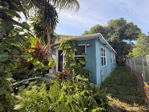 688 SW 7th Terrace Dania Beach FL 33004