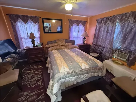 688 SW 7th Terrace Dania Beach FL 33004