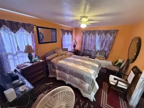 688 SW 7th Terrace Dania Beach FL 33004