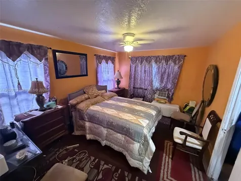 688 SW 7th Terrace Dania Beach FL 33004