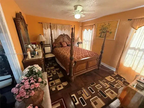 688 SW 7th Terrace Dania Beach FL 33004
