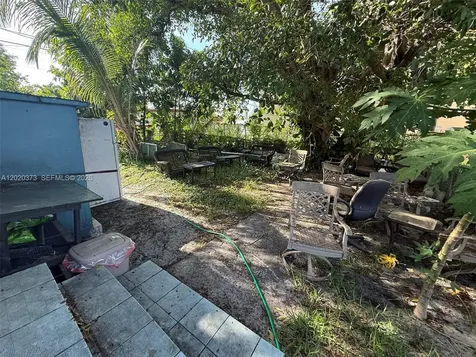 688 SW 7th Terrace Dania Beach FL 33004