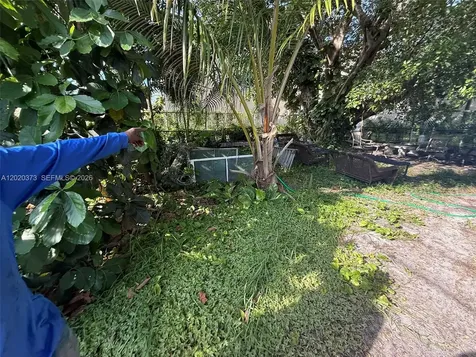 688 SW 7th Terrace Dania Beach FL 33004