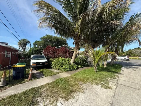 688 SW 7th Terrace Dania Beach FL 33004