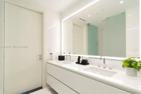 300 Biscayne Boulevard Way Miami FL 33131