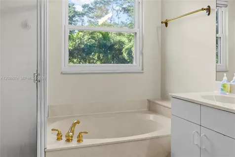 6885 NW 75th Place Parkland FL 33067