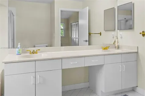 6885 NW 75th Place Parkland FL 33067