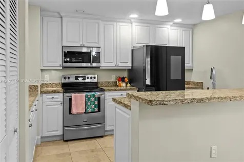 6885 NW 75th Place Parkland FL 33067