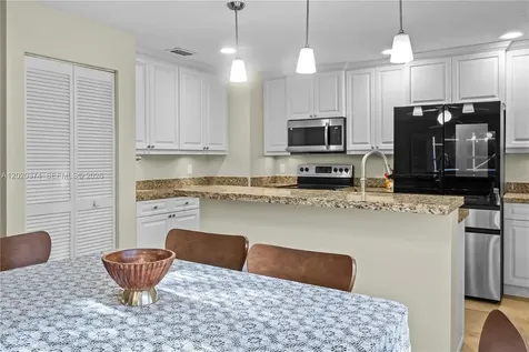 6885 NW 75th Place Parkland FL 33067
