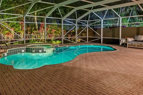 6885 NW 75th Place Parkland FL 33067