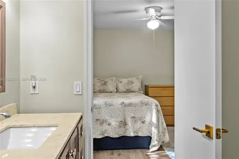 6885 NW 75th Place Parkland FL 33067