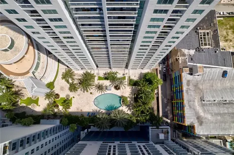 253 NE 2nd Street Miami FL 33132