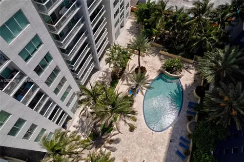 253 NE 2nd Street Miami FL 33132