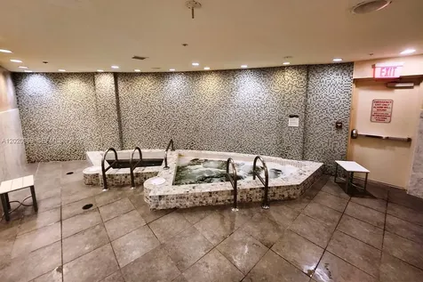 253 NE 2nd Street Miami FL 33132