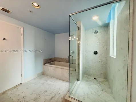253 NE 2nd Street Miami FL 33132