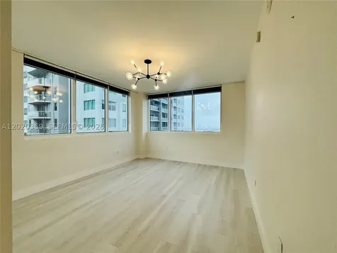 253 NE 2nd Street Miami FL 33132