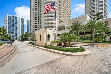 888 Brickell Key Drive Miami FL 33131
