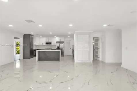 317 NW 27th Street Wilton Manors FL 33311