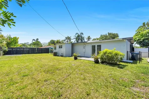 317 NW 27th Street Wilton Manors FL 33311