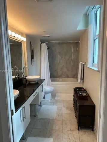 Miami FL 33131