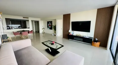20505 E Country Club Drive Aventura FL 33180