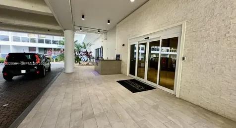20505 E Country Club Drive Aventura FL 33180
