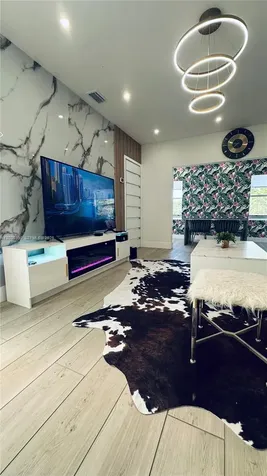 1670 SW 20th Street Miami FL 33145