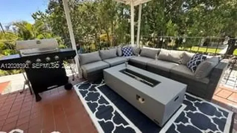 1670 SW 20th Street Miami FL 33145