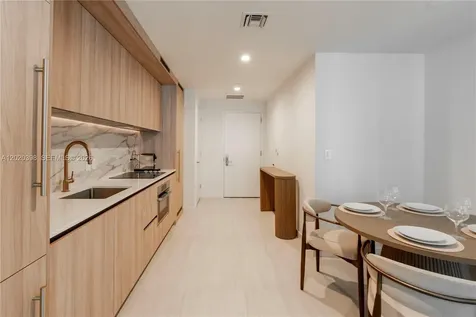 77 SE 5th Street Miami FL 33131