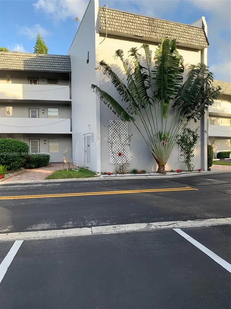 7797 Golf Cir Drive Margate FL 33063