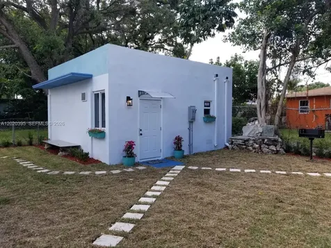 354 NW 59th Terrace Miami FL 33127