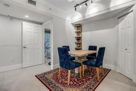 1723 SW 2nd Avenue Miami FL 33129