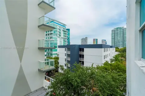 1723 SW 2nd Avenue Miami FL 33129