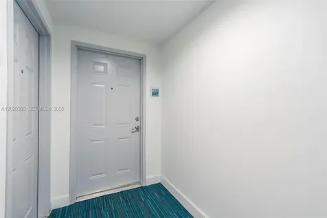 1723 SW 2nd Avenue Miami FL 33129